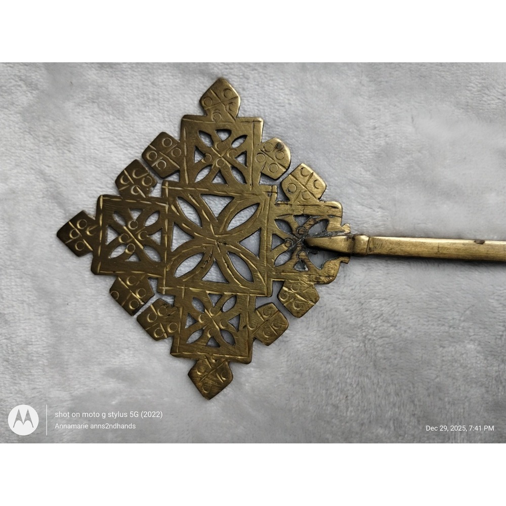 Vintage Brass Ornate Skeleton Key Wall Decor Gothic Medieval Style - Picture 2 of 10
